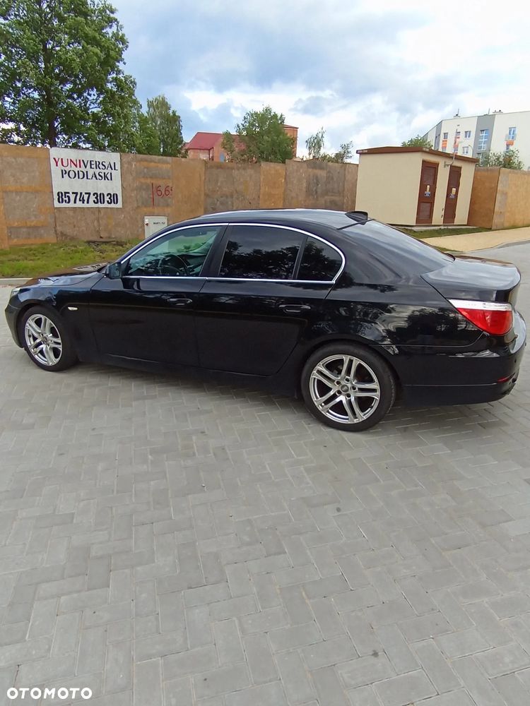 BMW Seria 5 520i - 4