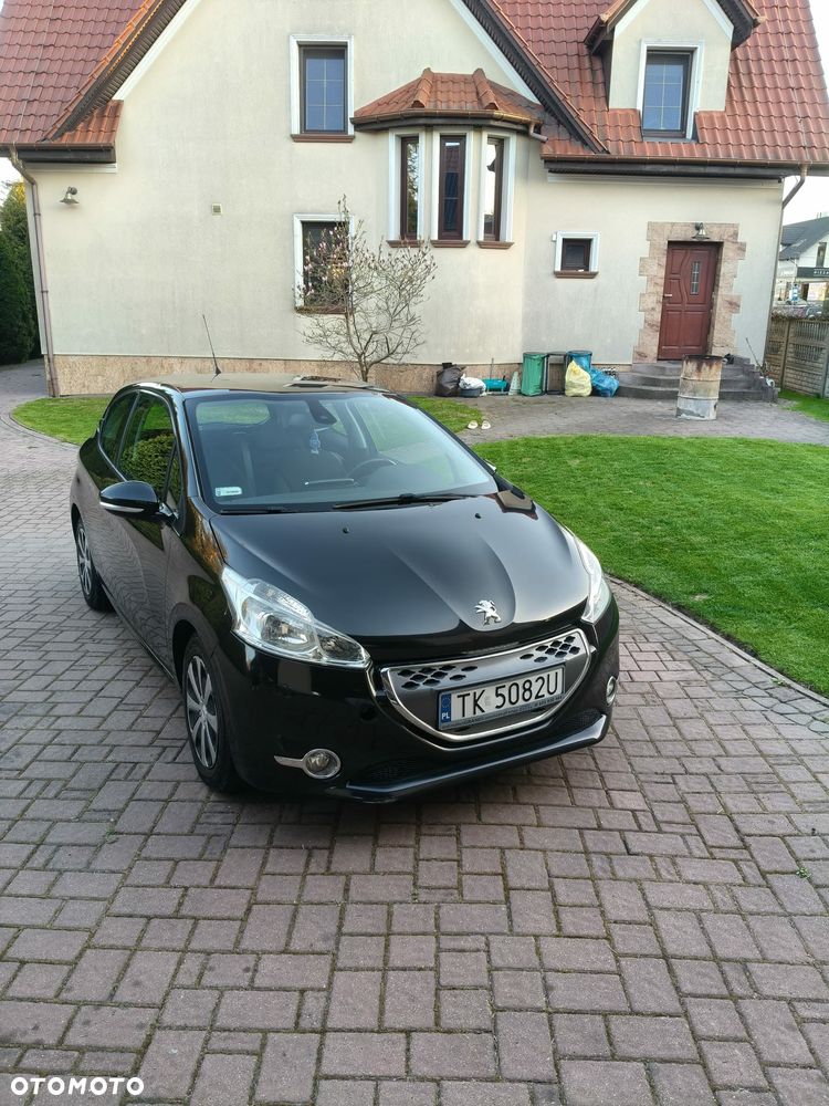 Peugeot 208 - 1