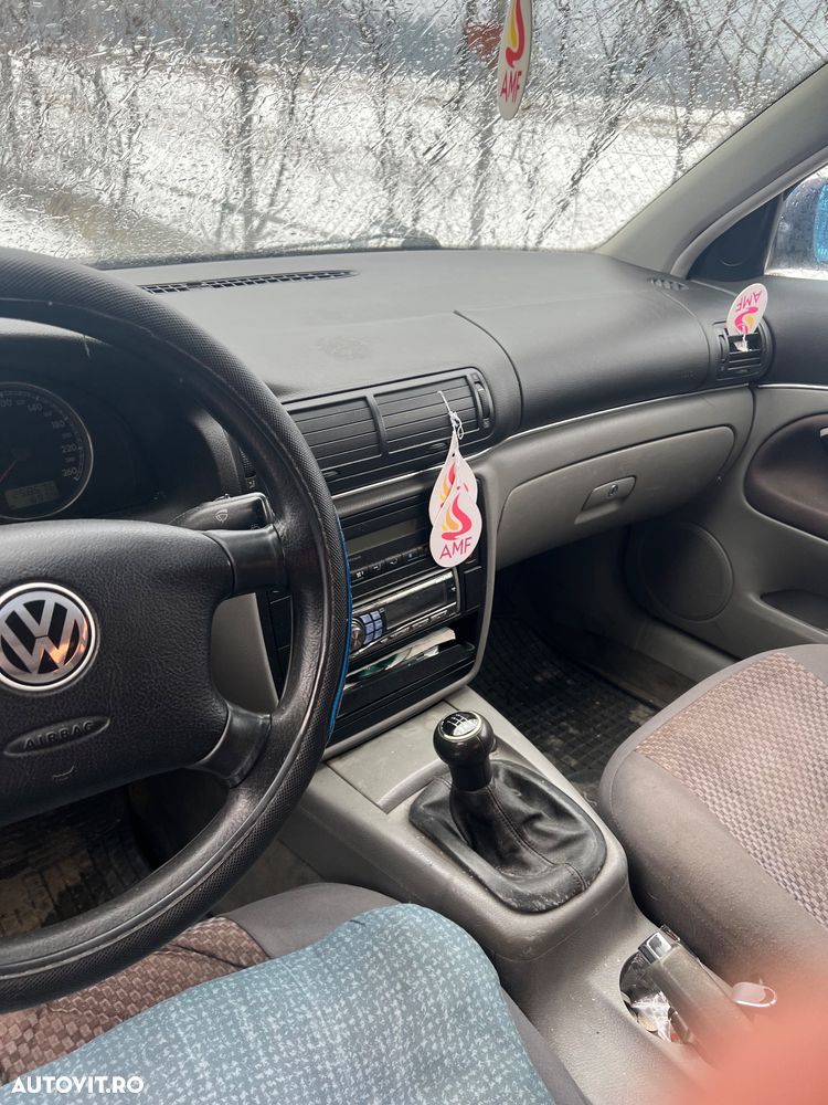 Volkswagen Passat Variant 1.6 - 8