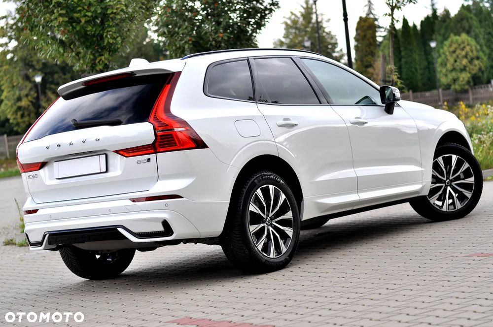 Volvo XC 60 B5 B AWD Plus Dark - 5