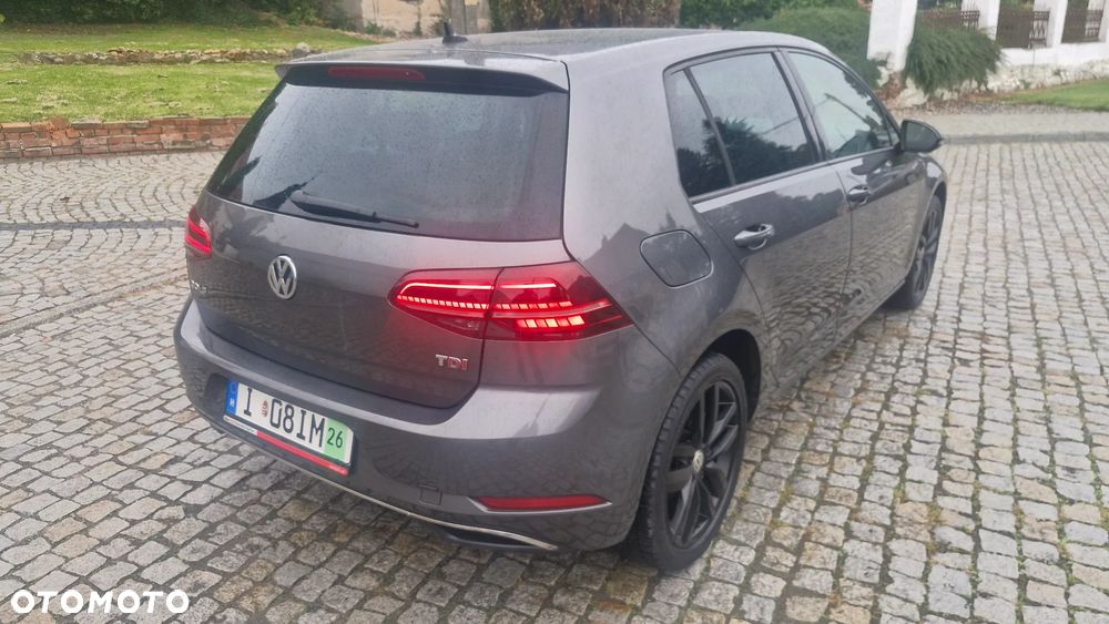 Volkswagen Golf - 10