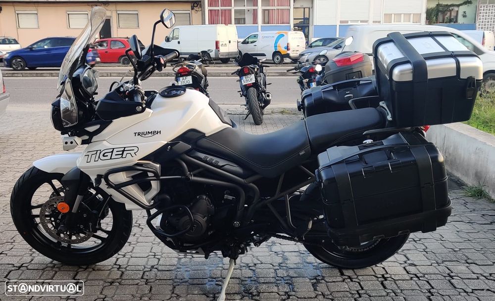Triumph Tiger 800 XRX - 2