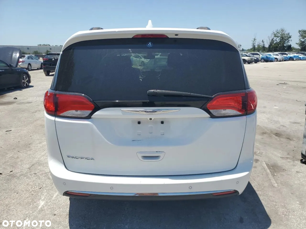 Chrysler Pacifica - 6