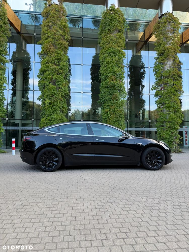 Tesla Model 3 - 5