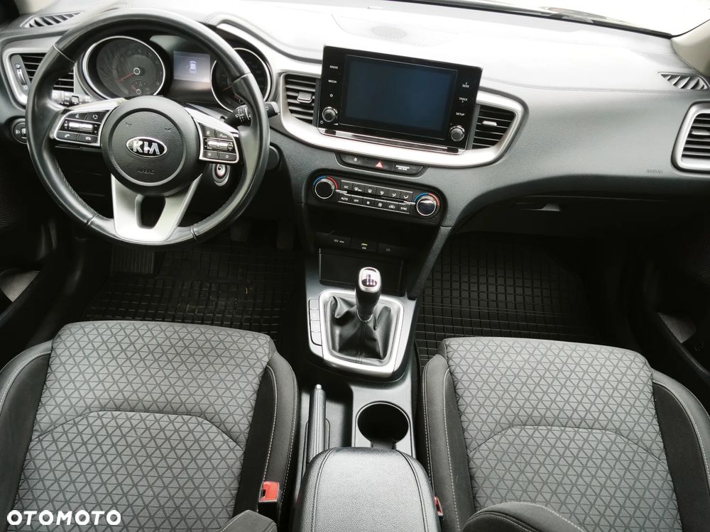 Kia Ceed 1.5 T-GDI M - 8