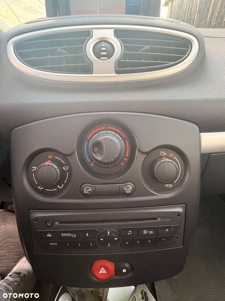 Renault Clio 1.2 16V Expression - 10