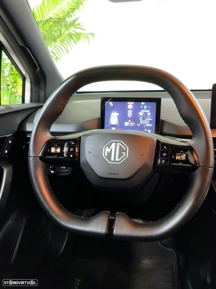 MG MG4 64 kWh Luxury - 25
