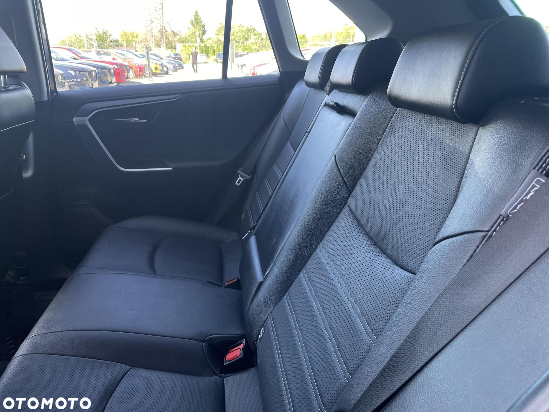 Toyota RAV4 - 16