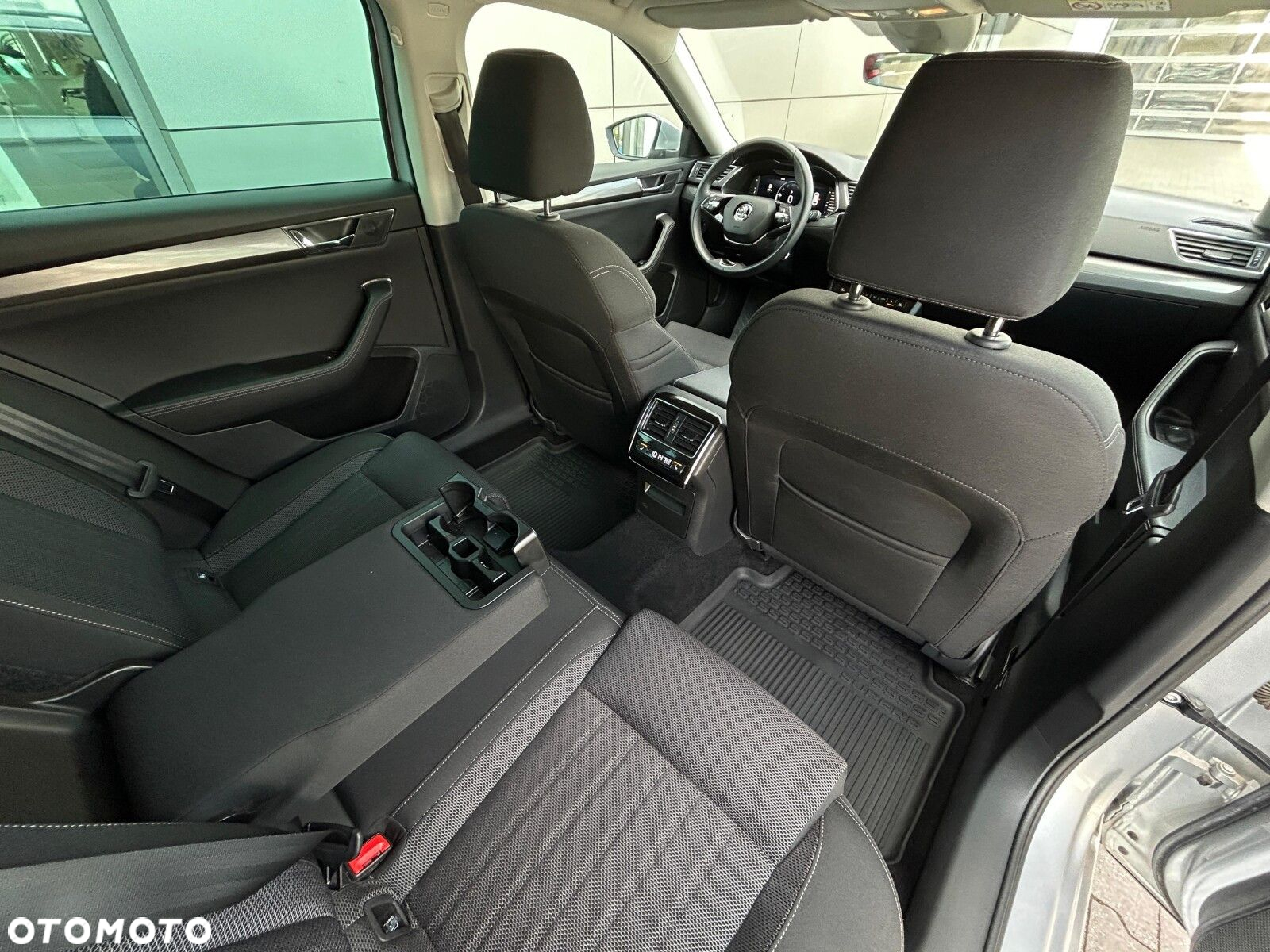 Skoda Superb 2.0 TDI SCR Style DSG - 8