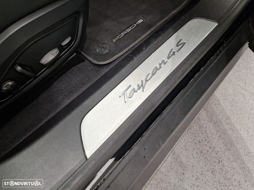 Porsche Taycan 4S - 24