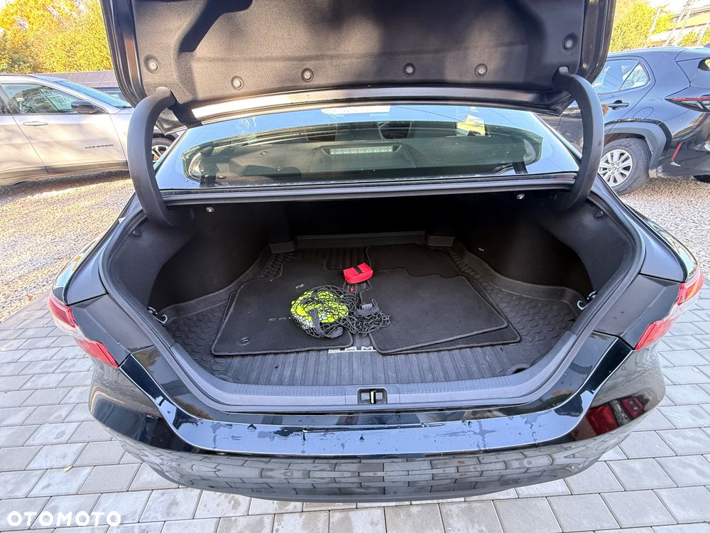 Toyota Camry 2.5 Hybrid Comfort CVT - 22