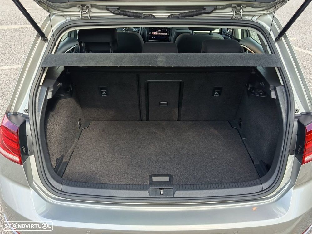 VW Golf 1.6 TDI Confortline - 13