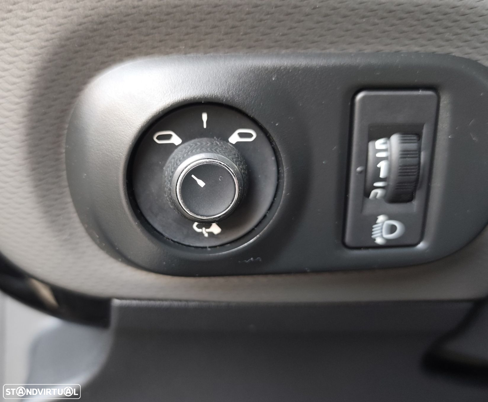 Citroën C4 Cactus 1.2 PureTech Shine Pack - 38