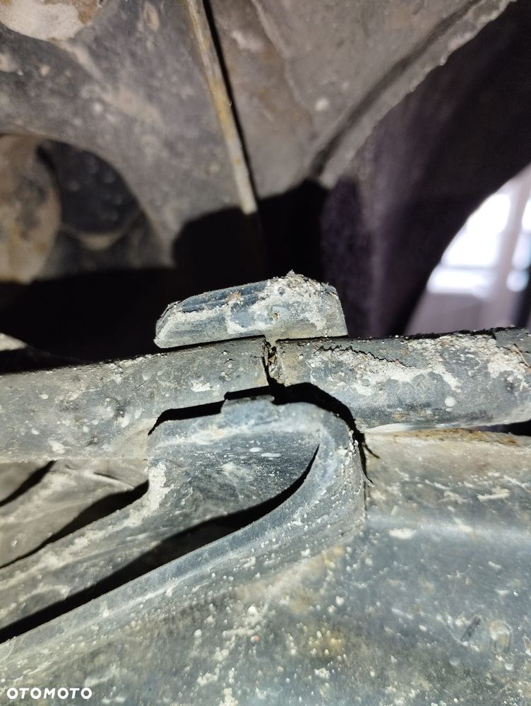 Volkswagen Jetta 1.6 Trendline - 38