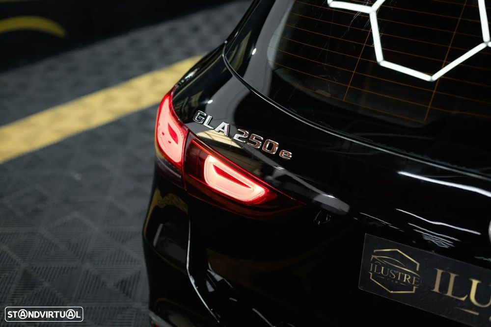 Mercedes-Benz GLA 250 e 8G-DCT Progressive - 11
