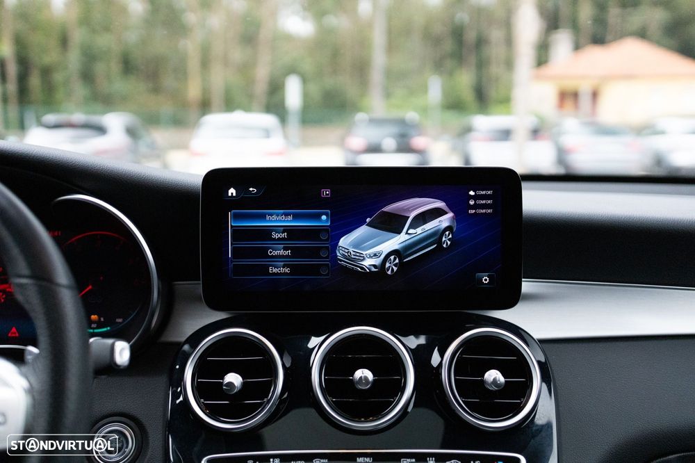 Mercedes-Benz GLC 300 - 21