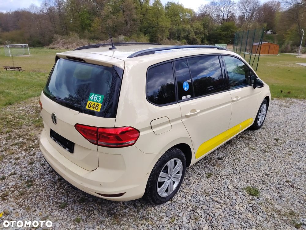Volkswagen Touran - 14