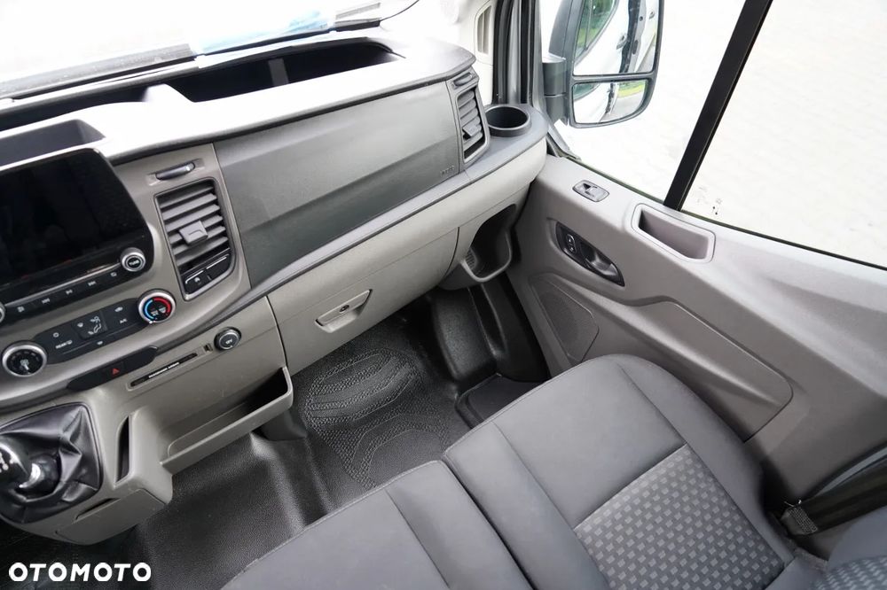 Ford TRANSIT / 6 miejsc / BRYGADÓWAKA  + Najazd na wózek / Dla osób niepełnosprawnych / 2021 / PO KONTRAKCIE SERWISOWYM - 26