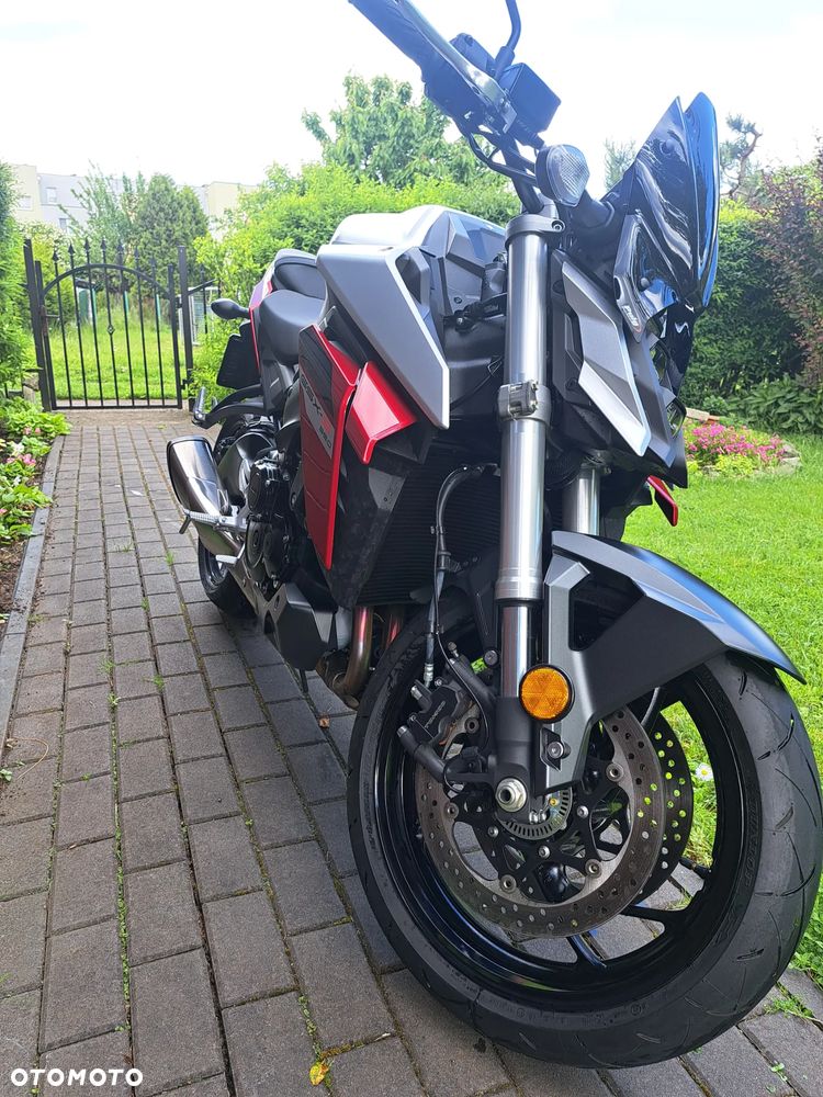 Suzuki GSX - 3