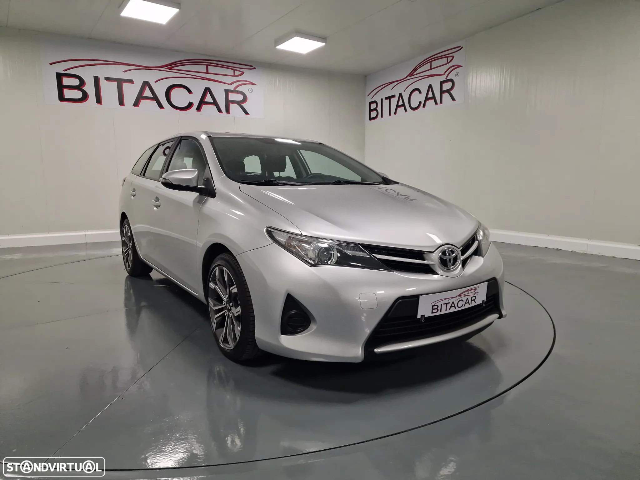 Toyota Auris Touring Sports 1.4 D-4D Comfort+J16 - 2