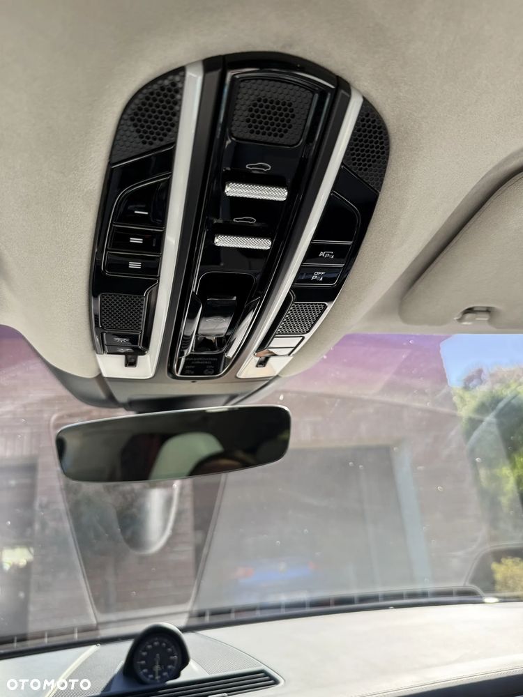 Porsche Panamera 4S E-Hybrid - 18