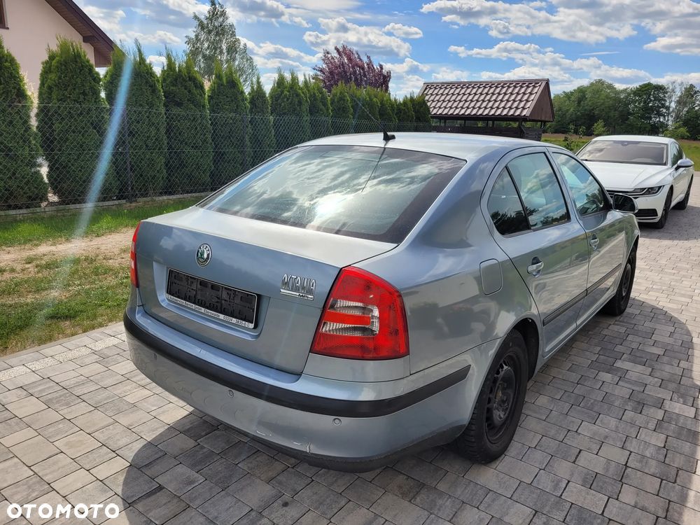 Skoda Octavia 1.6 Ambiente - 3
