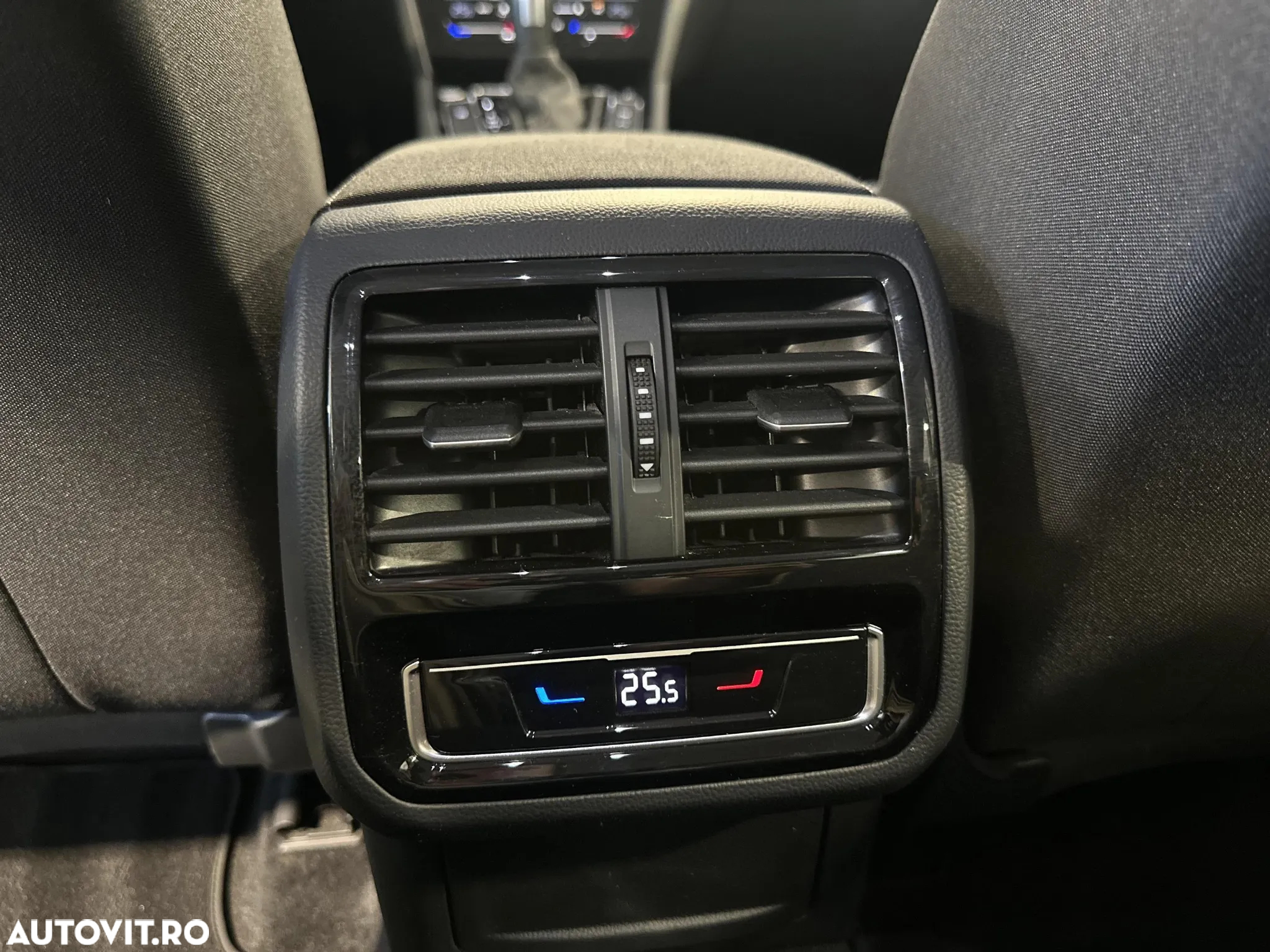 Volkswagen Passat - 22
