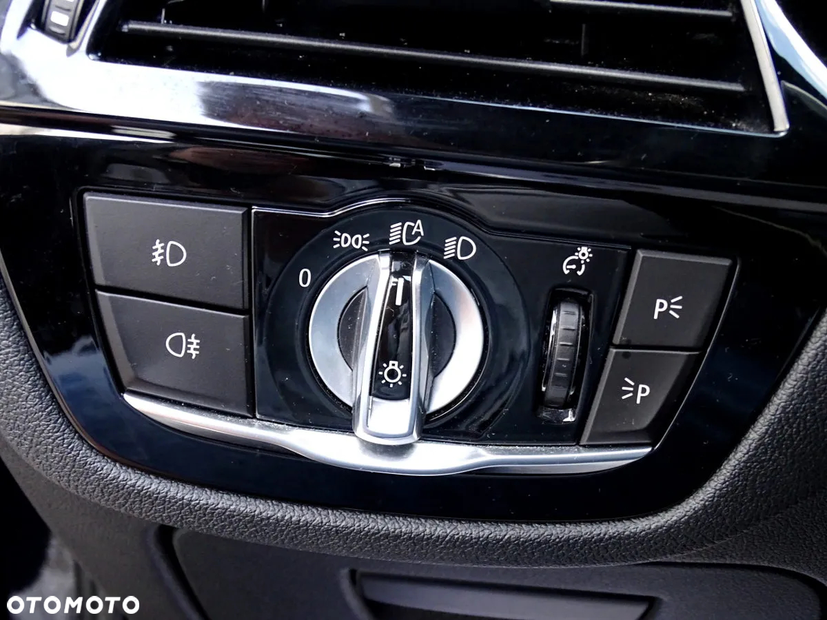 BMW Seria 5 520d M Sport - 10