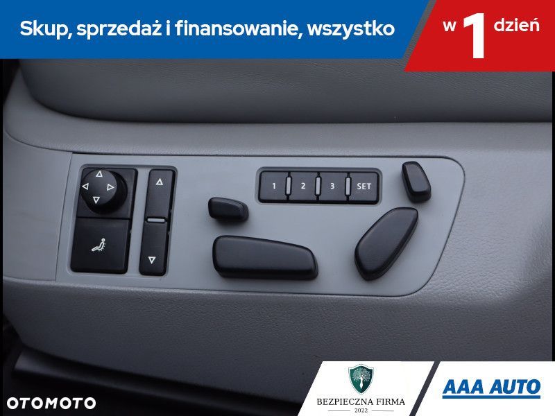 Volkswagen Phaeton - 18