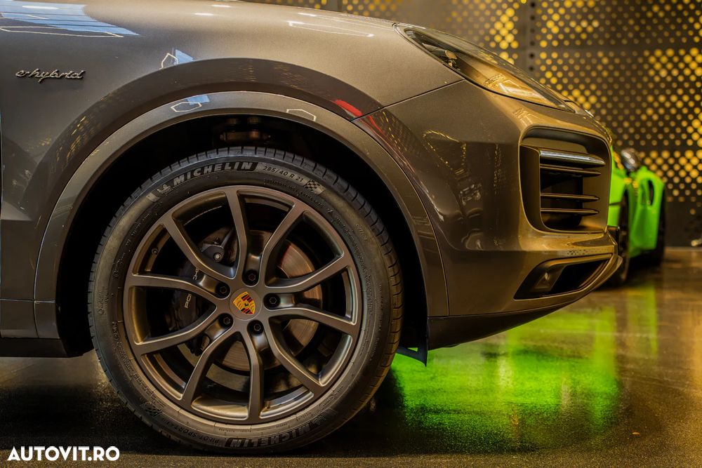 Porsche Cayenne E-Hybrid Tiptronic S Platinum Edition - 8
