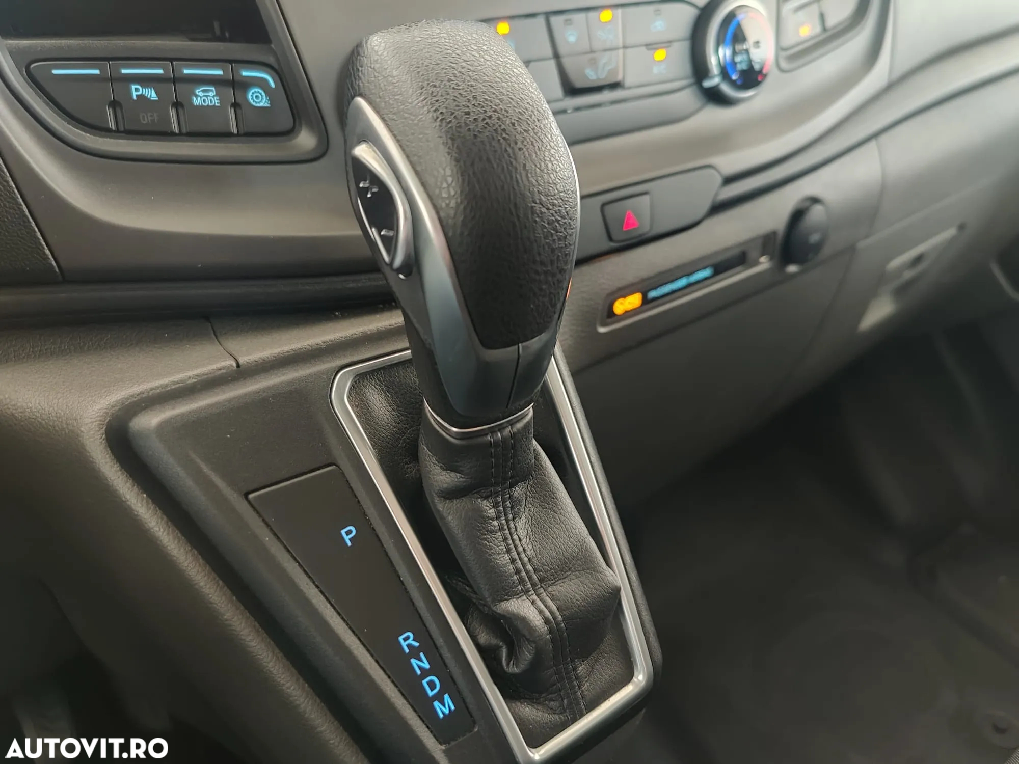 Ford Transit Custom Kombi 320 2.0 EcoBlue 130 CP L2H1 Trend Aut. - 16