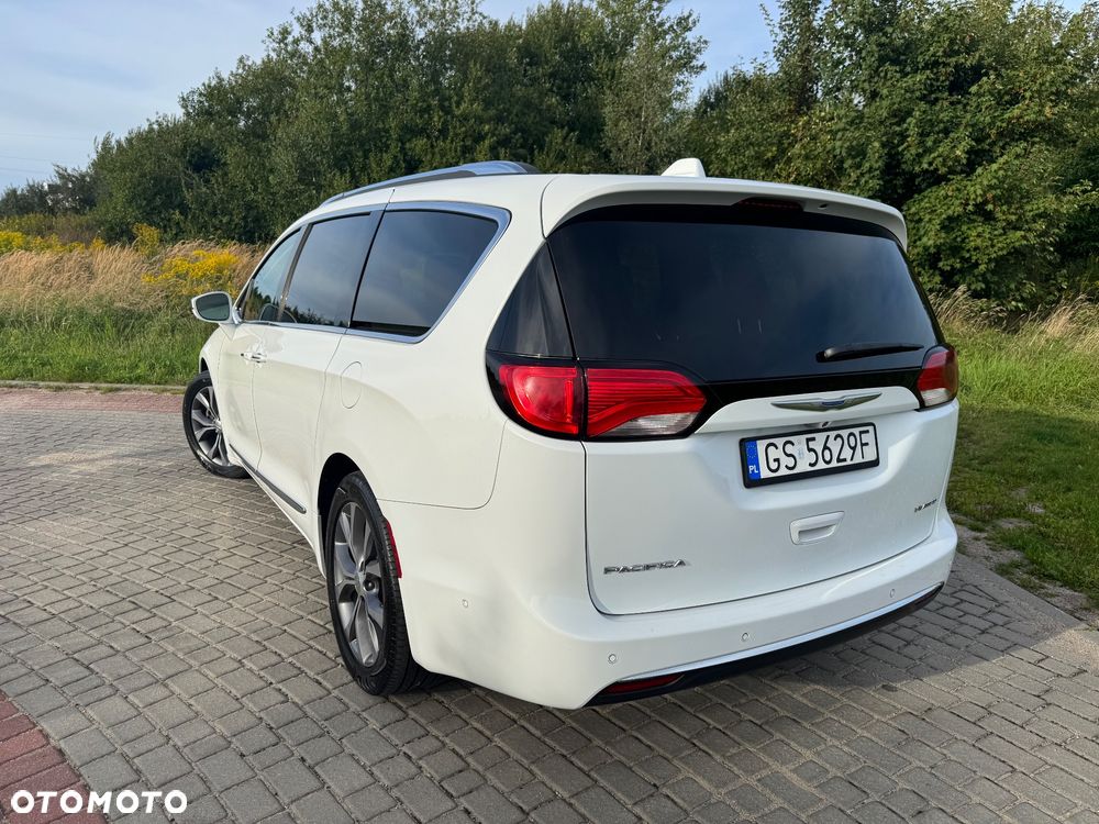 Chrysler Pacifica - 19