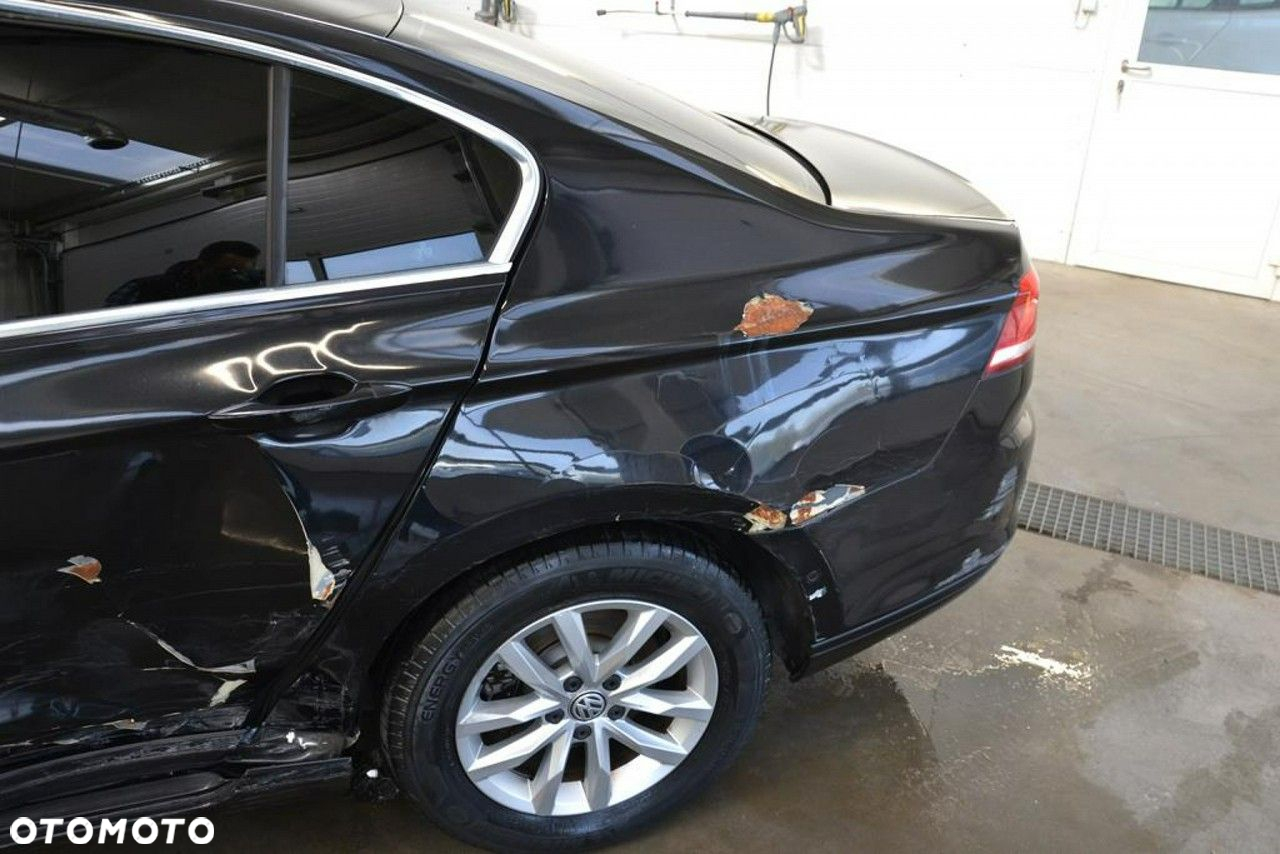 Volkswagen Passat - 21