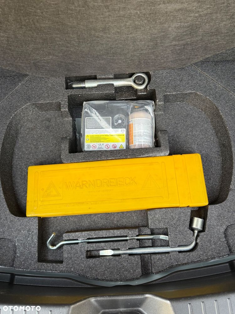 Mazda 3 SKYACTIV-G 2.0 M-Hybrid SELECTION - 22