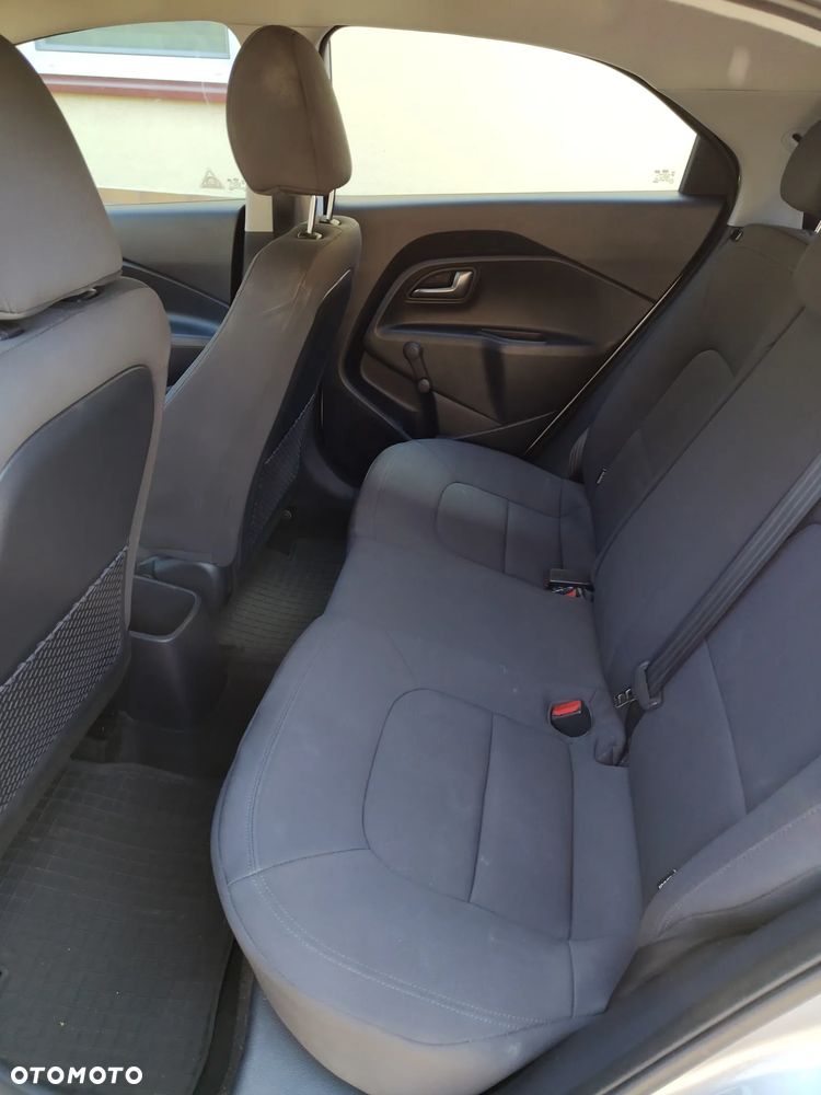 Kia Rio 1.2 M - 16