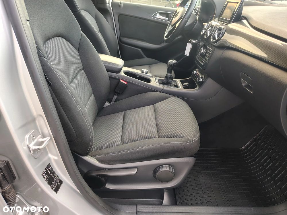 Mercedes-Benz Klasa B 180 BlueEFFICIENCY Edition Style - 11