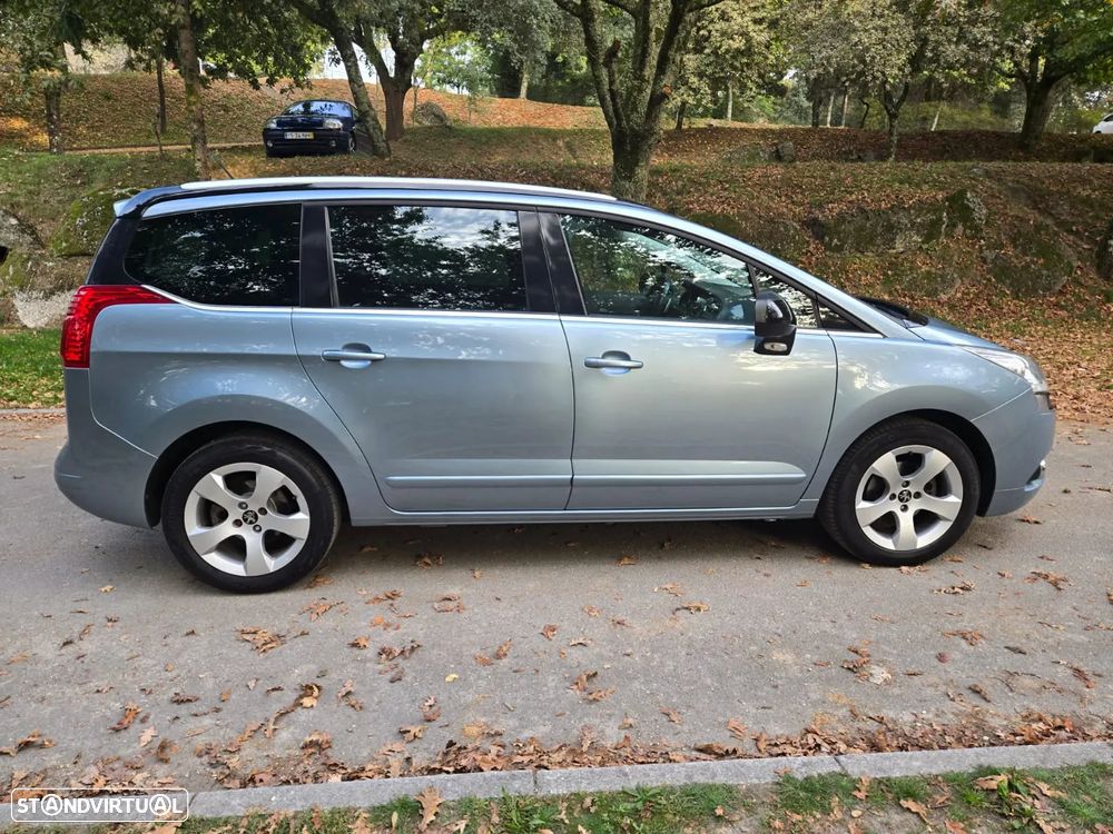 Peugeot 5008 HDI FAP 110 EGS6 Premium - 4