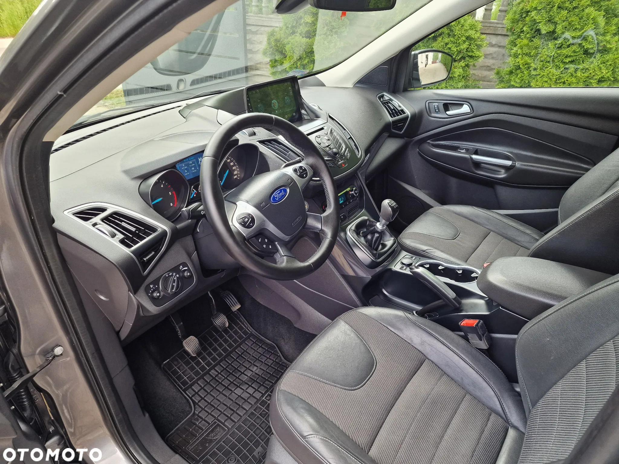 Ford Kuga 2.0 TDCi 2x4 Titanium - 13