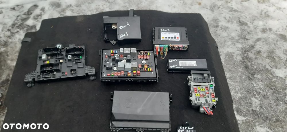Licznik, panel sterowania, wentylator, przełącznik, zmieniarka CD, Obudowa filtra powietrza - OPEL ASTRA J - 17
