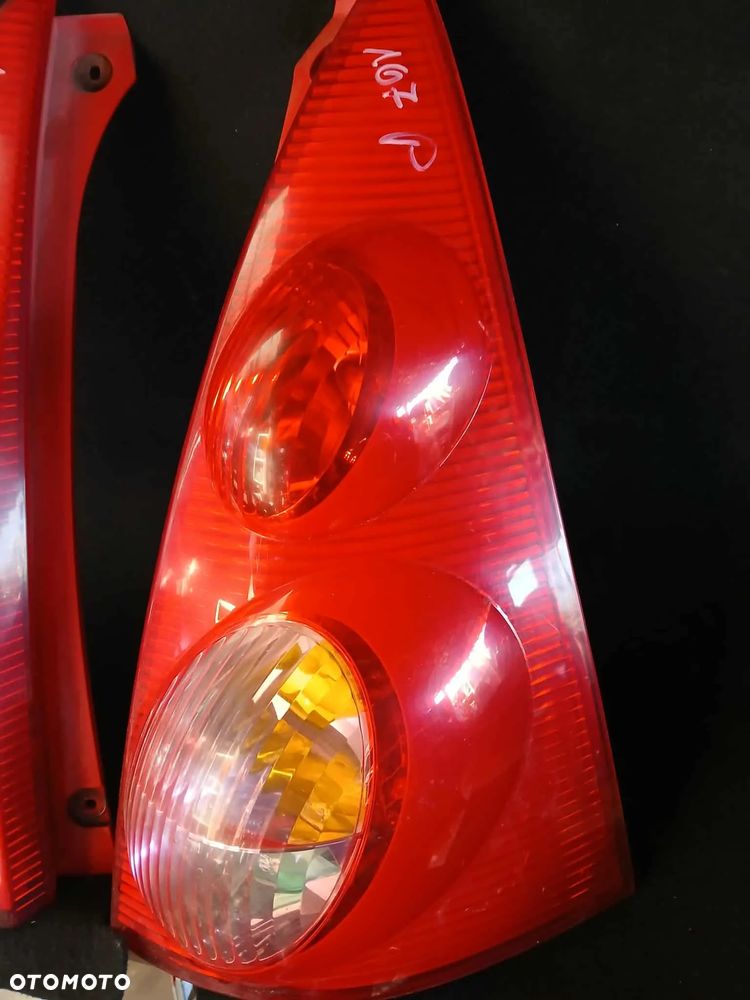 Peugeot 107 3D Lampa tylna lewa, prawa - 3