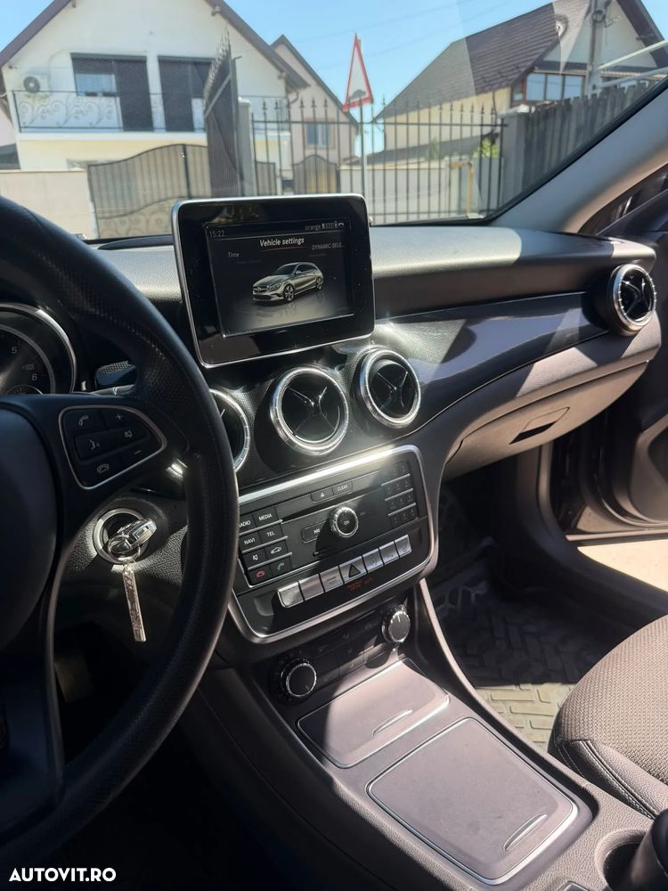 Mercedes-Benz CLA 200 d Shooting Brake 7G-DCT - 15