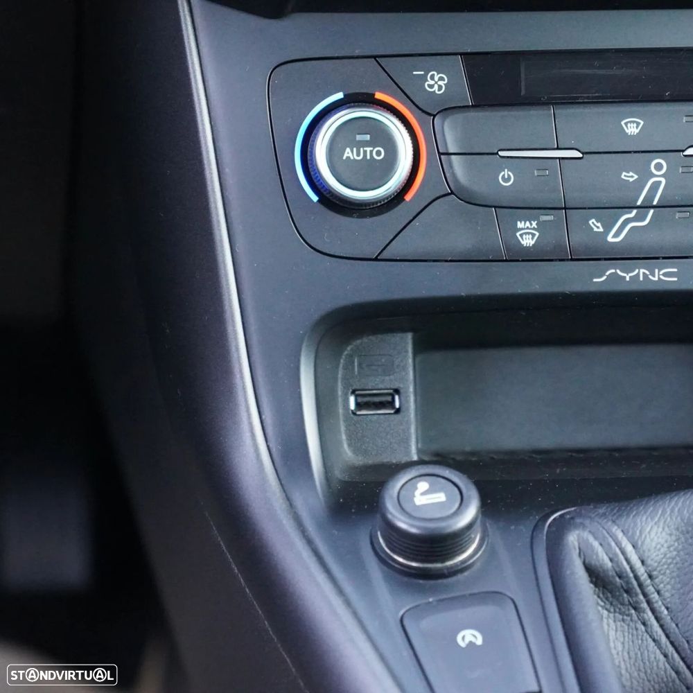 Ford Focus 1.0 EcoBoost Active - 19