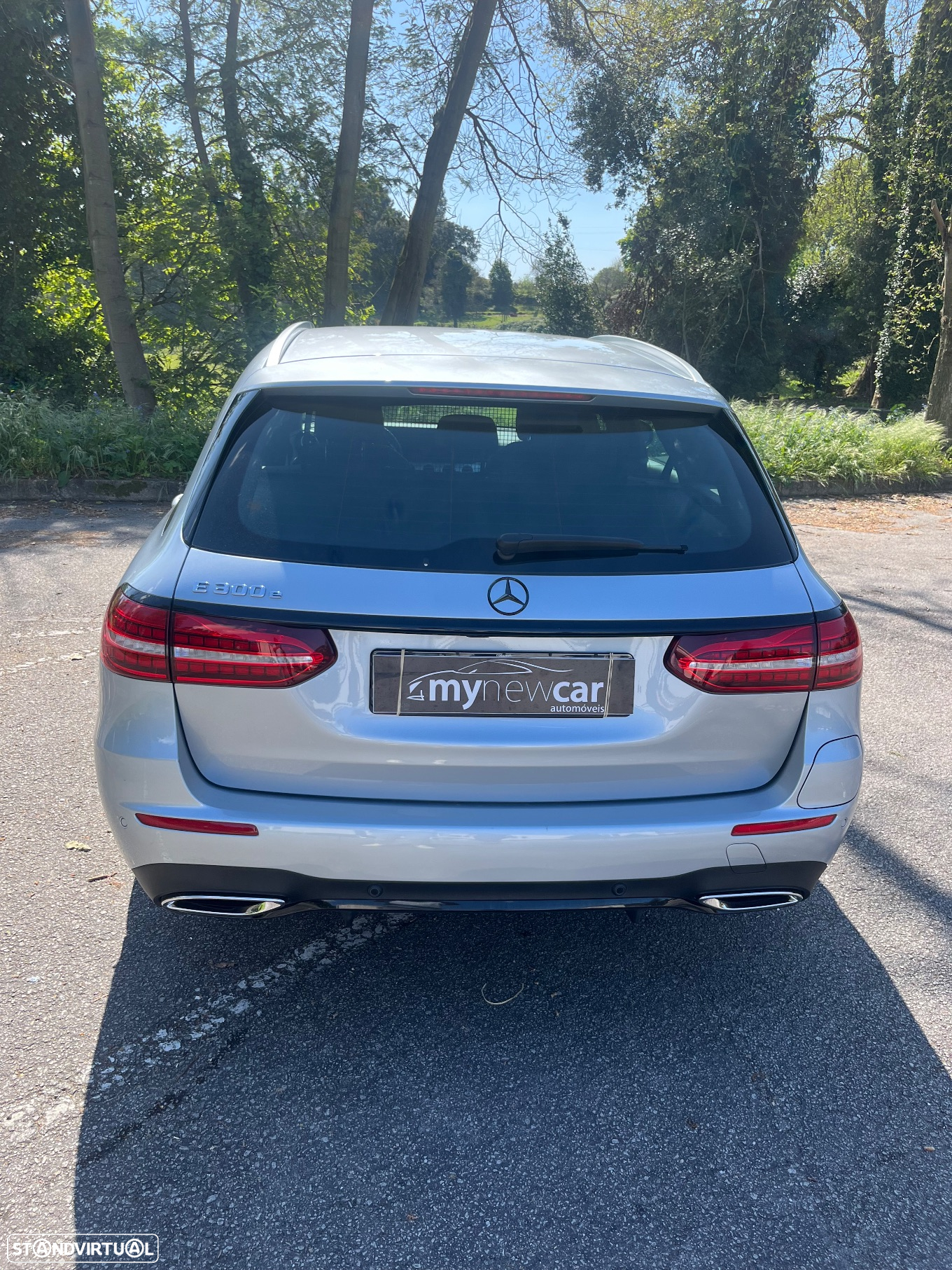 Mercedes-Benz E 300 T 9G-TRONIC AMG Line - 13