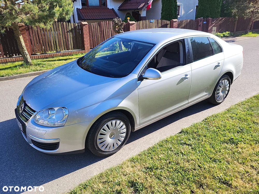 Volkswagen Jetta 1.9 TDI DPF Comfortline BlueMotion - 16