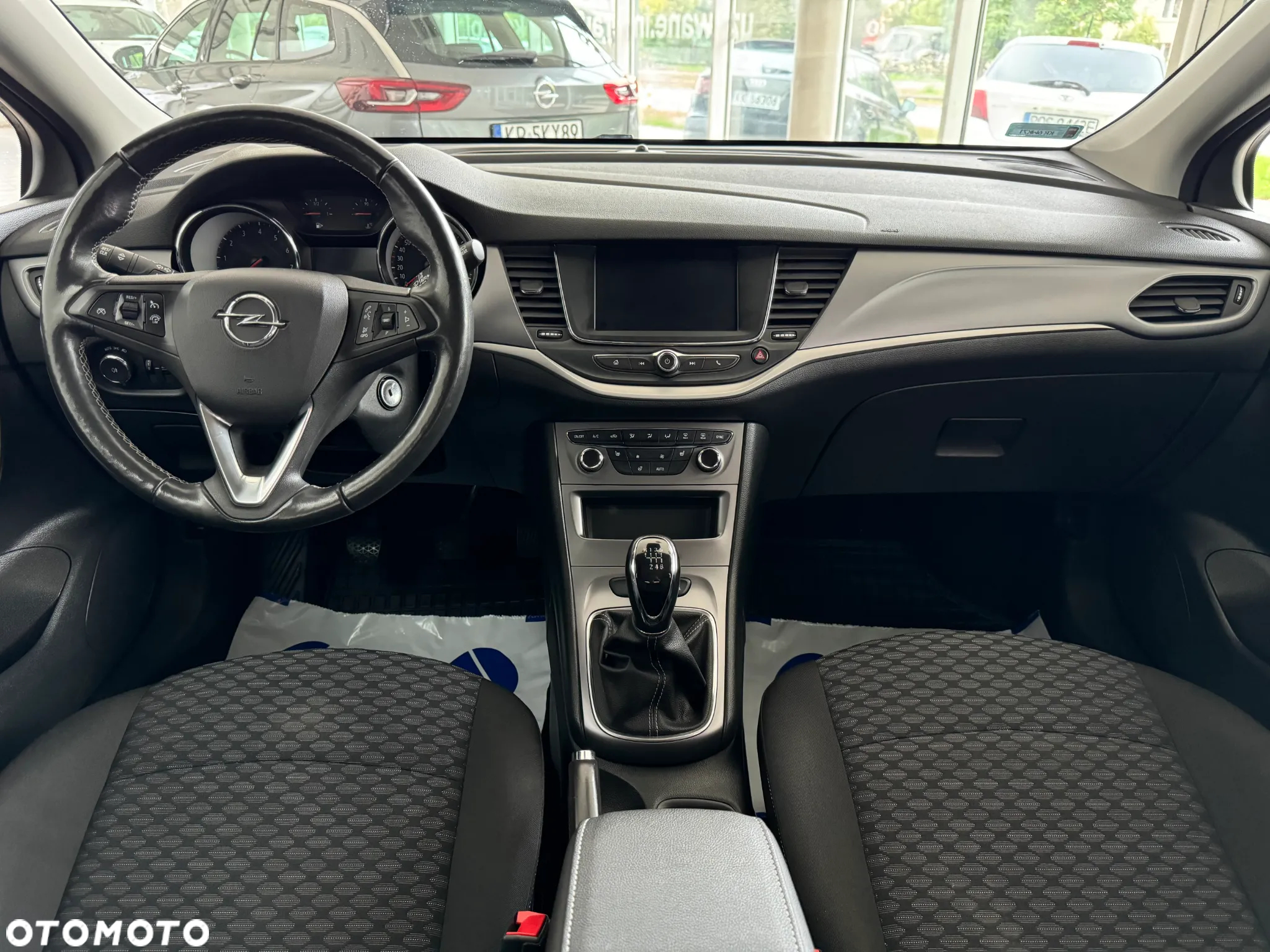 Opel Astra V 1.2 T Edition S&S - 18