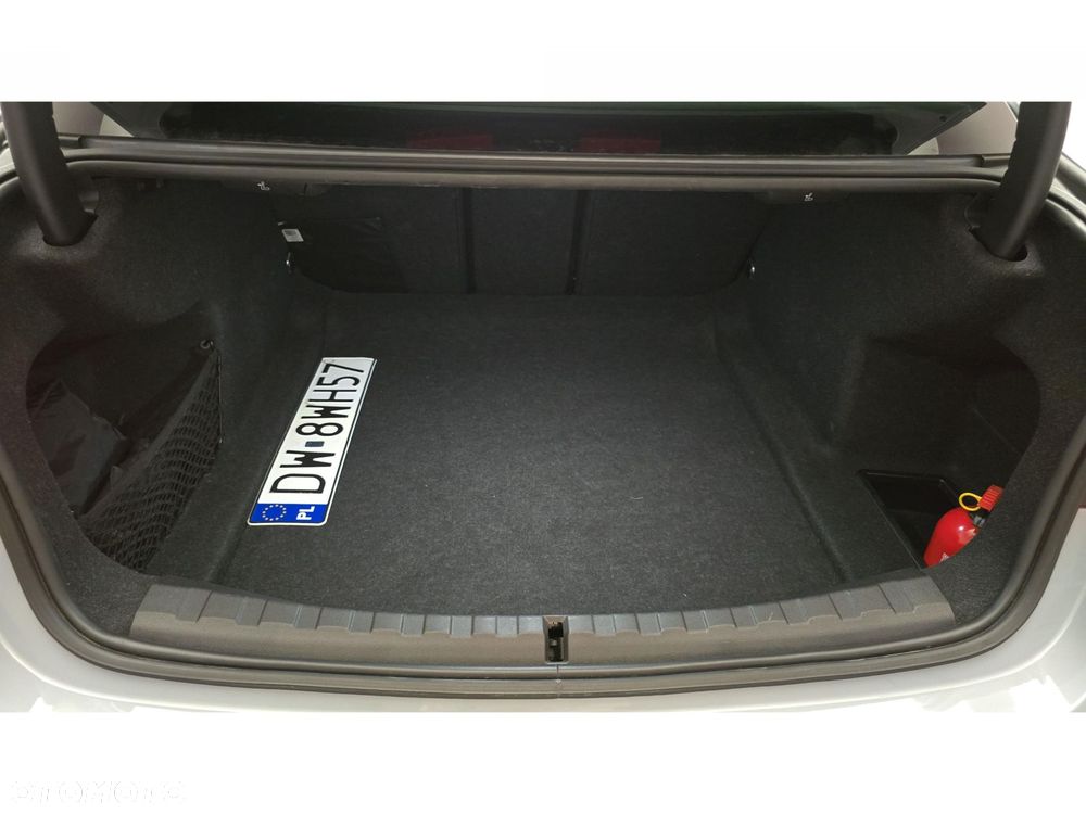 BMW Seria 3 320d xDrive mHEV M Sport - 24