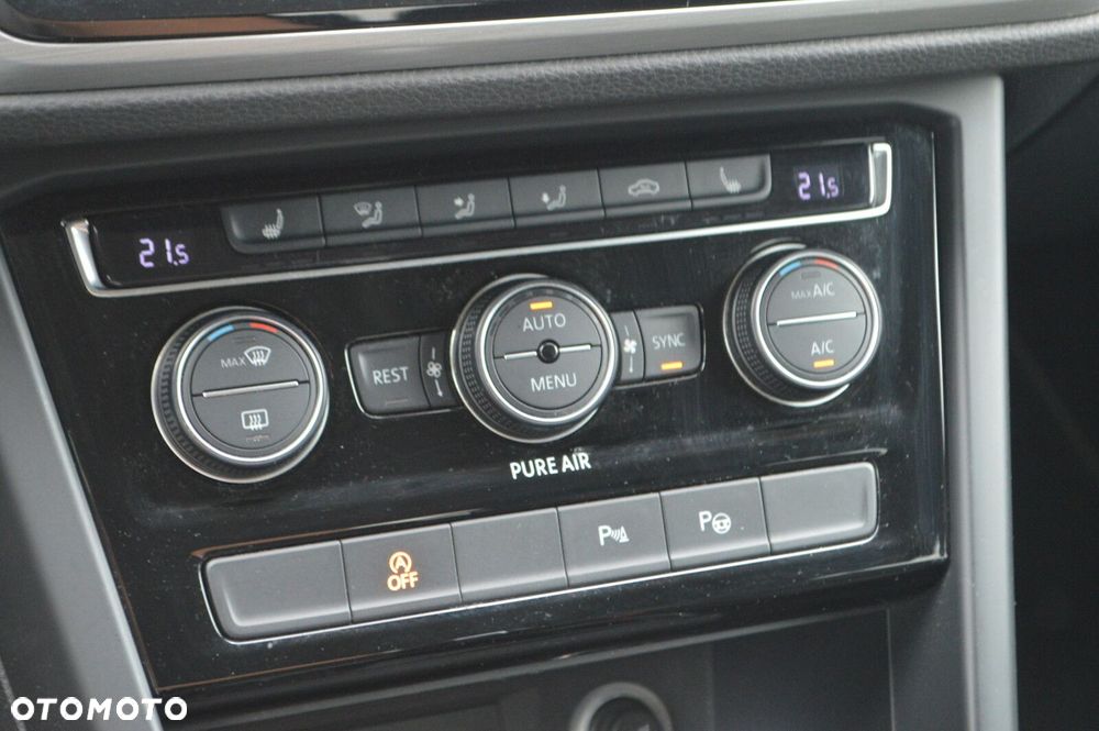 Volkswagen Touran - 20