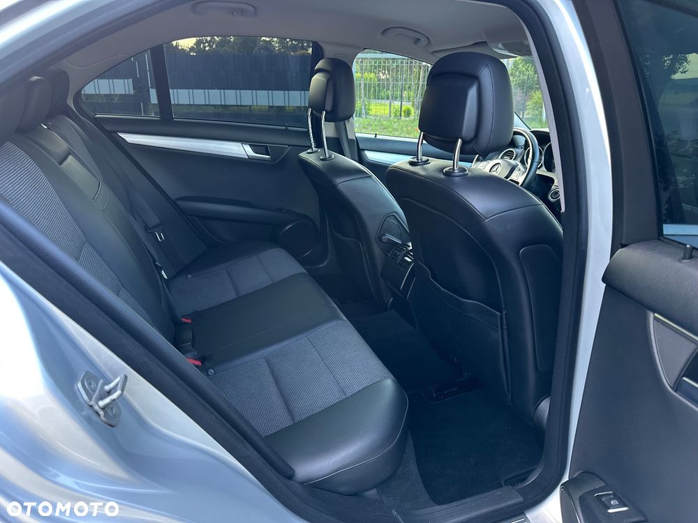 Mercedes-Benz Klasa C 220 CDI BlueEff Edition Avantgarde - 10