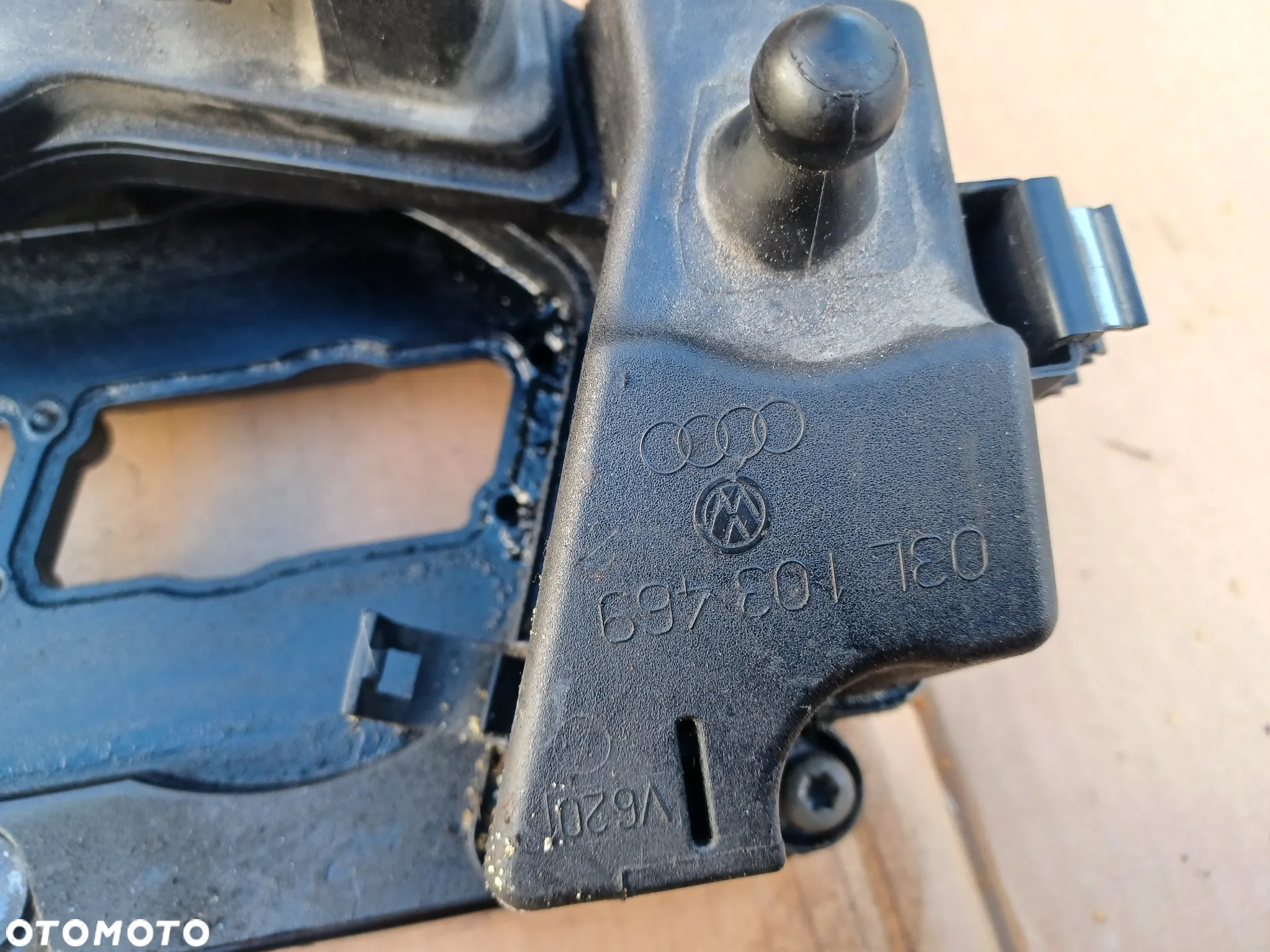 POKRYWA ZAWORÓW VW 2.0 TDI 03L103469 - 2