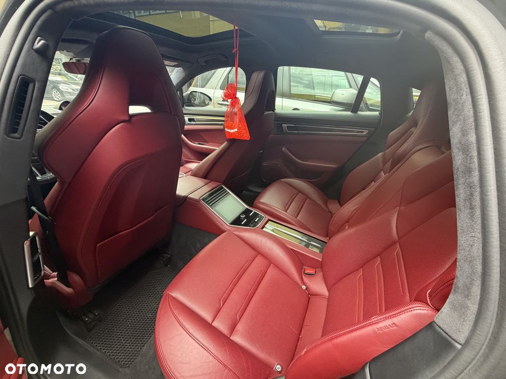 Porsche Panamera 4S - 5